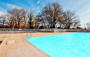 Pool - Lovely home in Saint-Cyprien (Saint-Cyprien)