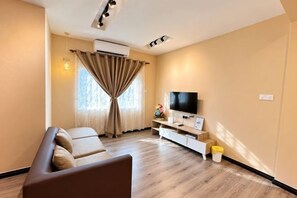 Living area - Ang Lee Holiday Home 2 (Semporna)