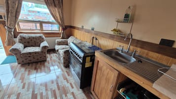 Kabin Keluarga, pemandangan halaman | Dapur pribadi