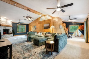 Table football - Wildberry Ridge - Hot Tub, Sauna, Game Room, Putting Green (Shenandoah)