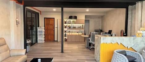 Lobby lounge