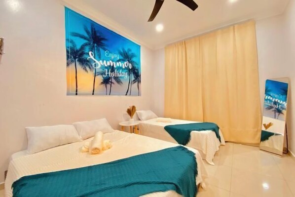 Room - HeyBlueee Homestay~ 5min Jetty/Netflix/Games (Mersing)