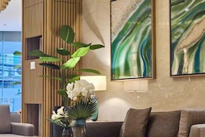 Unclassified image, 4 of 10, button - Deluxe Executive End Unit in Downtown Makati (Makati)