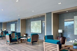 Unclassified image, 4 of 10, button - Deluxe Executive End Unit in Downtown Makati (Makati)