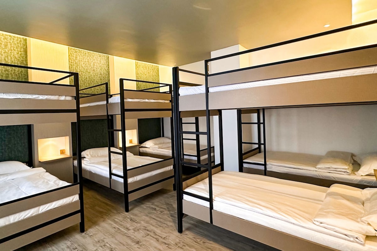 Deluxe Triple Room (Family) | Katil lipat simpan/tambahan, Wi-fi percuma, cadar katil 