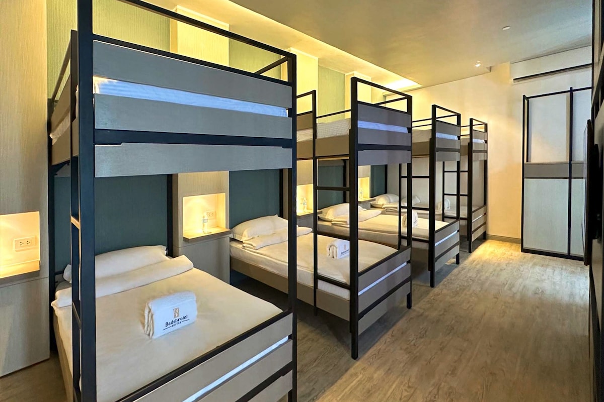Superior Quadruple Room (Family) | Katil lipat simpan/tambahan, Wi-fi percuma, cadar katil 