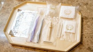 A tray with various toiletries and a placeta. - Hotel Fine Garden Kosei (Adult Only) (Konan)
