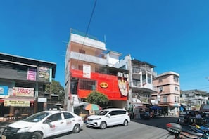 Exterior - RedDoorz @ Western Bicutan Transients Inn (Taguig)