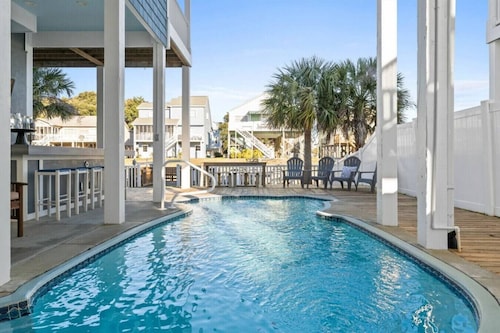 Dock Holiday by Pier 42