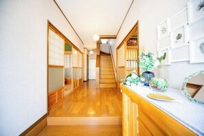 Interior - Awaji Egaosakuie Tonouchi (Awaji)