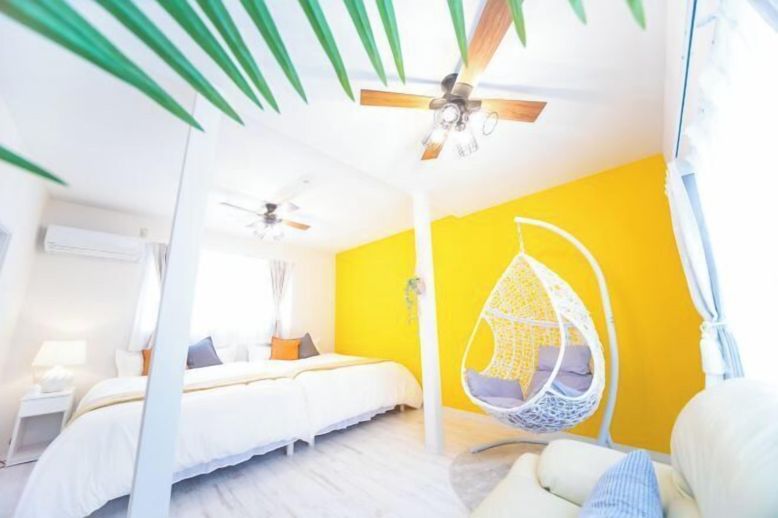 Iron/ironing board, cribs/infant beds