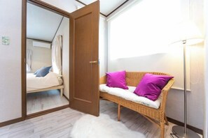 Iron/ironing board - Awaji Egaosakuie Tonouchi (Awaji)