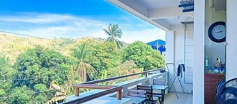 Jethro Hotel and Resto