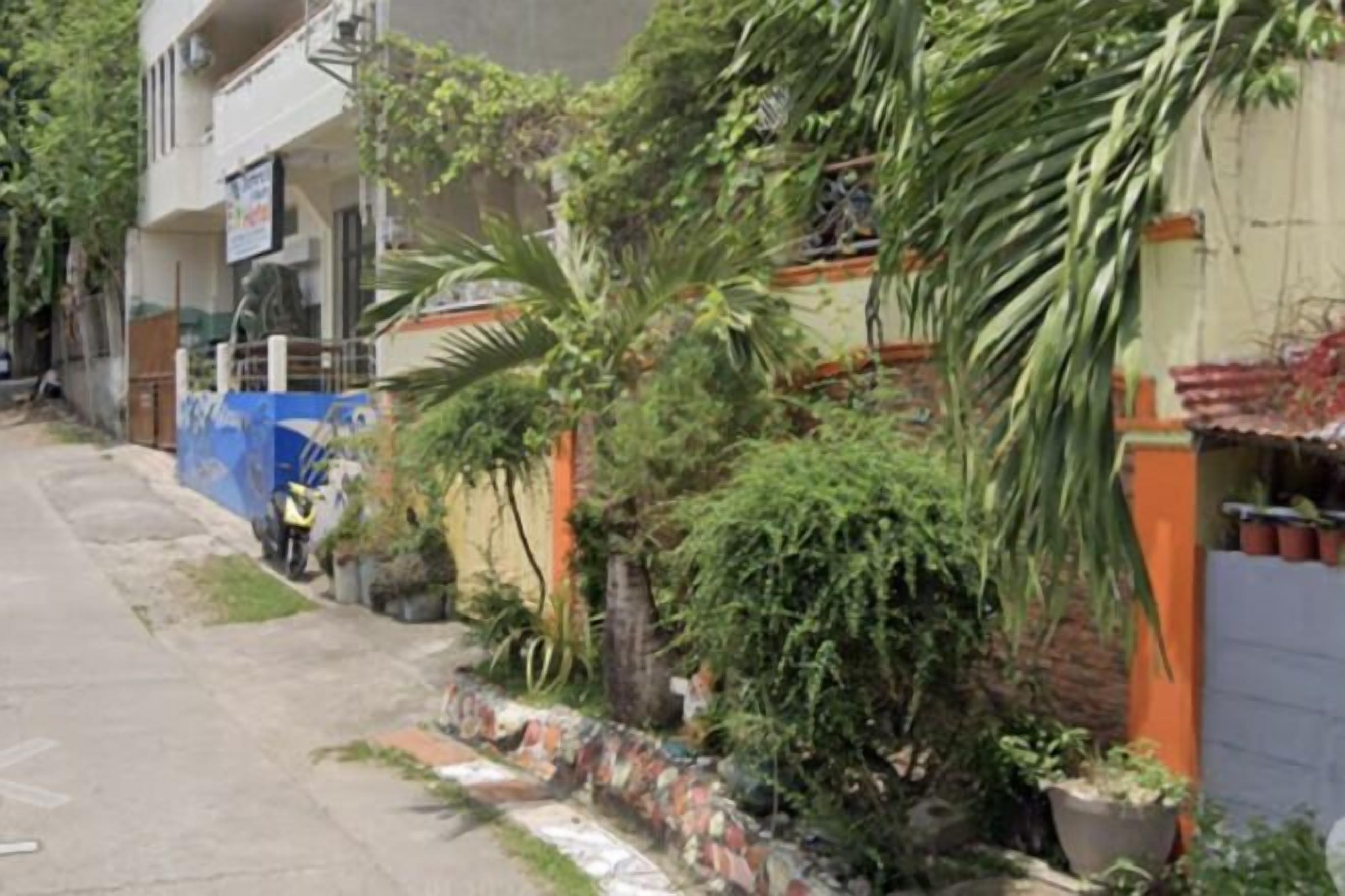 المنطقة المحيطة بالمنشأة