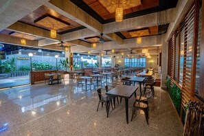 Restaurant - Alimoer Hotel Kubu Raya (Raya River)