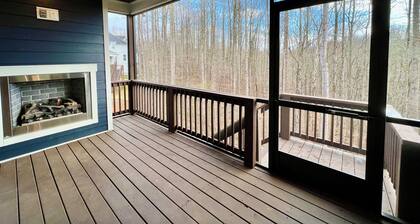 Charming 3-bedroom house near Holiday Landing Marina at Tims Ford Lake.