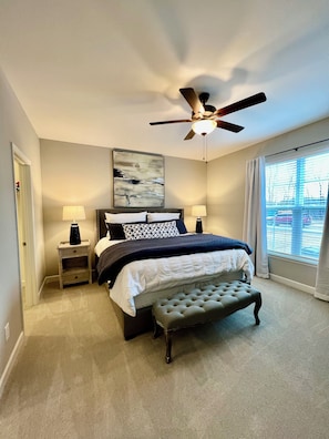 3 chambres, bureau, Wi-Fi gratuit, draps fournis
