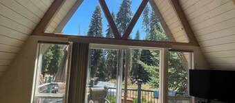 300 ft from Lake Almanor, Lake Access & Fireplace!