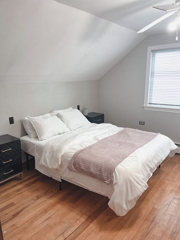 3 bedrooms, desk, iron/ironing board, WiFi