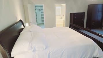5 bedrooms, in-room safe, desk, iron/ironing board