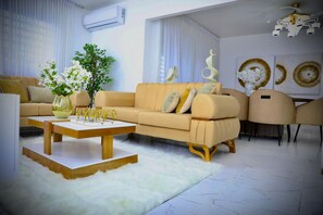 Smart TV - LUXURY PENTHOUSE DR (Santiago de los Caballeros)