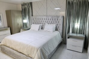 3 bedrooms, WiFi, bed sheets - LUXURY PENTHOUSE DR (Santiago de los Caballeros)