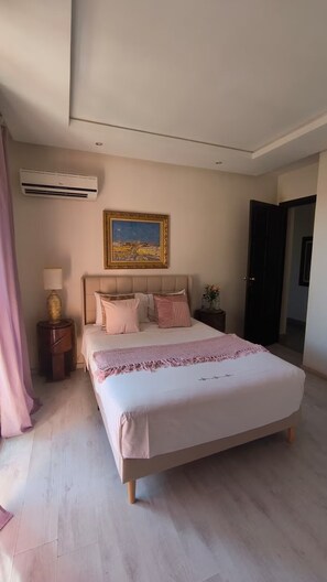 4 bedrooms, desk, iron/ironing board, travel crib - Superb villa with private swimming pool, children's cabin (MX62+8Q6 (ref GPS))