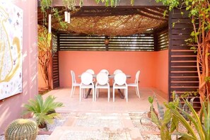 Outdoor dining - Superb villa with private swimming pool, children's cabin (MX62+8Q6 (ref GPS))
