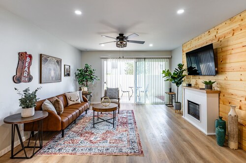 Fully Furnished w/Wifi & Patio, 2 mi to USCB & Beach & 7 mi to Cottage Hospital