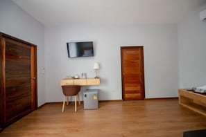 Room - Intha Resort (Pak Tho)