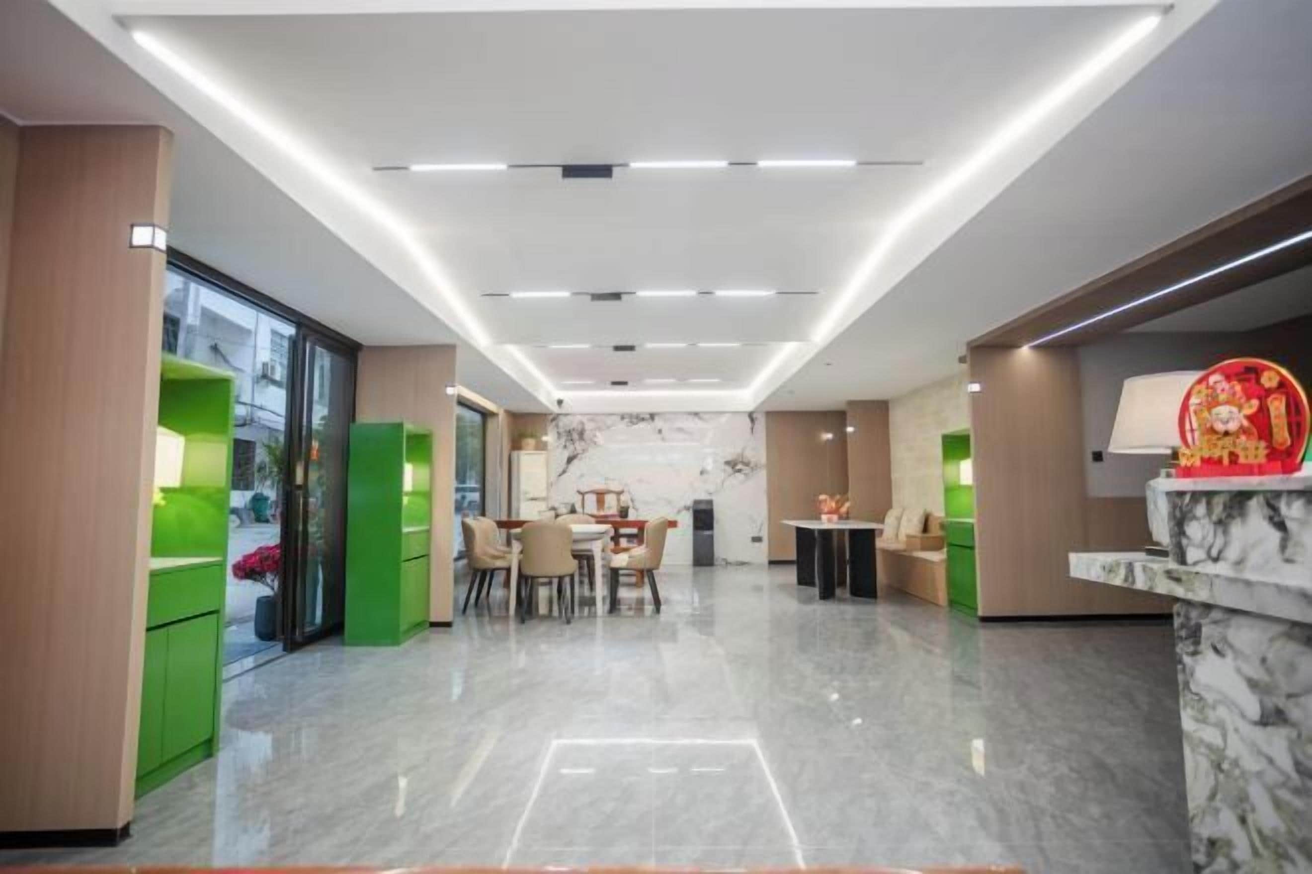 المنشأة من الداخل