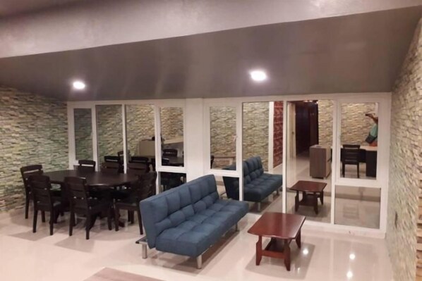 Interior - Cow B Homestay Semporna (Semporna)