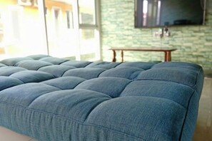 Interior - Cow B Homestay Semporna (Semporna)