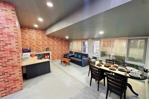 Unclassified image, 5 of 19, button - Cow B Homestay Semporna (Semporna)