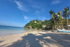 Beach - Spacious 2BR Boracay Luxury Condo (Boracay Island)