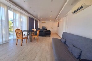 Living area - Spacious 2BR Boracay Luxury Condo (Boracay Island)