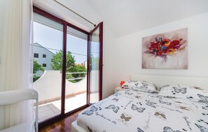 5 bedrooms, iron/ironing board, travel cot, free WiFi