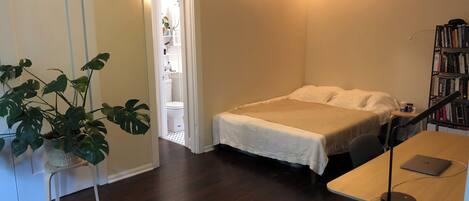 1 habitación, wifi y ropa de cama