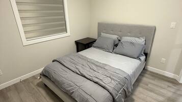 Iron/ironing board, free WiFi, bed sheets