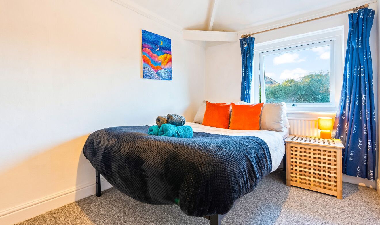 4 habitaciones, escritorio, tabla de planchar con plancha y wifi gratis 