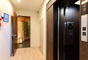 Soundproofing - Yokohama Stay Premier (Yokohama)