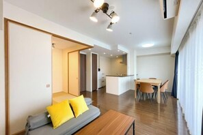 Room - CITYSPIRE Namba Grace (Osaka)