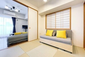 Room - CITYSPIRE Namba Grace (Osaka)