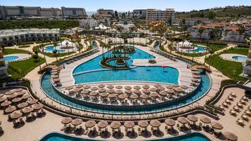 2 indoor pools, outdoor pool