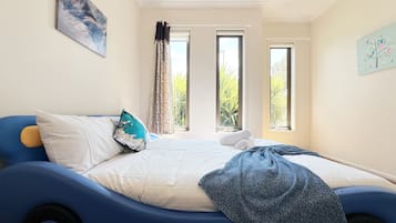 3 bedrooms, desk, iron/ironing board, WiFi