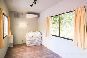 Unclassified image, 5 of 18, button - Bulls Camp -Guesthouse with pets at the foot of World Heritage Mt.Fuji- (Narusawa)