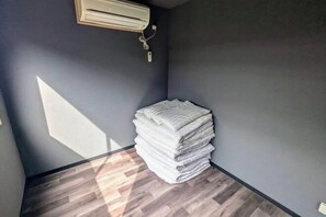 Room - Bulls Camp -Guesthouse with pets at the foot of World Heritage Mt.Fuji- (Narusawa)