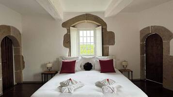 4 chambres, fer et planche Ă repasser, Wi-Fi, draps fournis