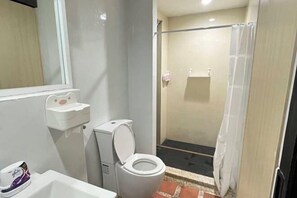 Room - Shi-ro-i Poshtel (Hat Yai)