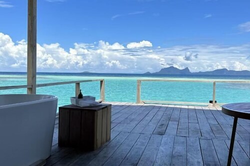 Sisipan Island Water Resort